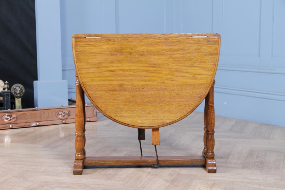 Vintage Solid Medium Oak Small Automatic Drop Leaf Sutherland Occasional Table View XXI