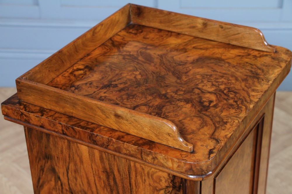 Outstanding Victorian Holland & Sons Burr Walnut Bedside Cupboard 1870 View XVII