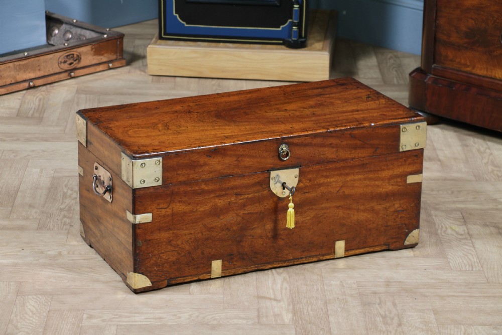 Victorian Military Camphor Wood Campaign Chest With Key
