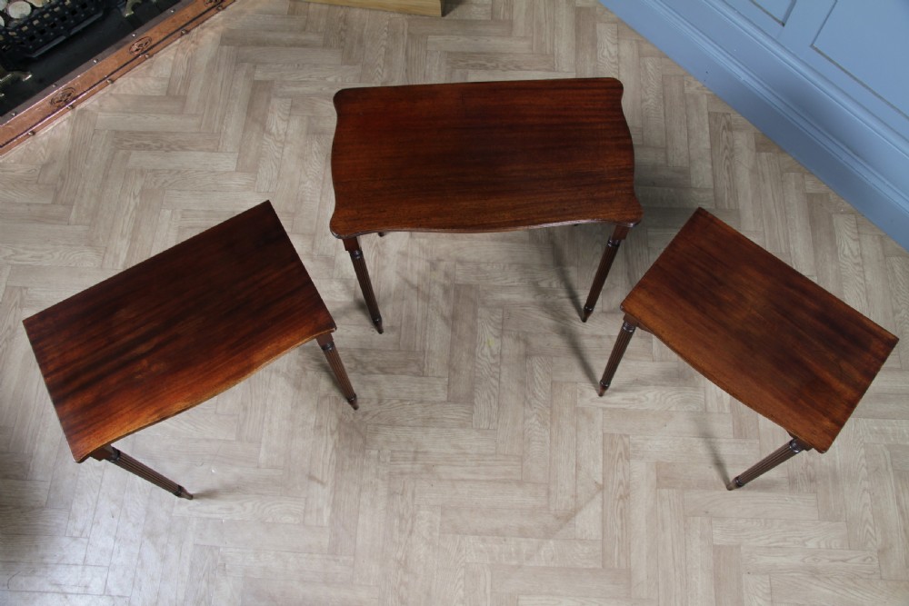 Antique 1920's Nest of Three Hepplewhite Revival Solid Mahogany Reeded Tables View VII