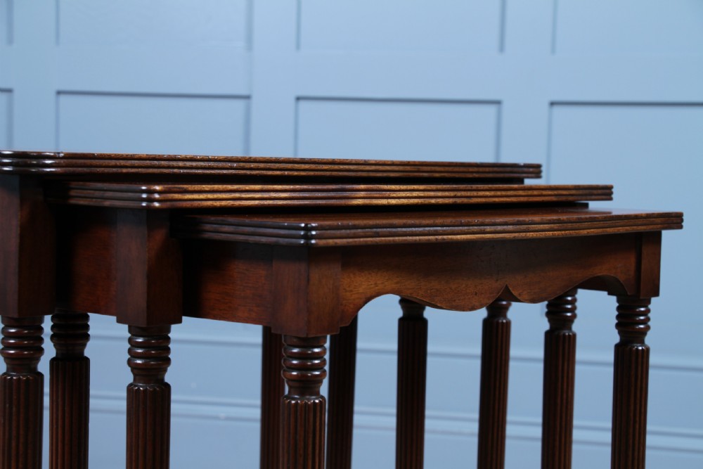 Antique 1920's Nest of Three Hepplewhite Revival Solid Mahogany Reeded Tables View XI