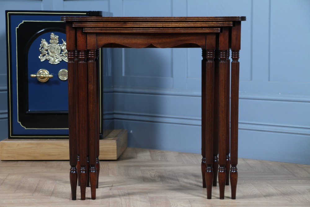 Antique 1920's Nest of Three Hepplewhite Revival Solid Mahogany Reeded Tables View XII