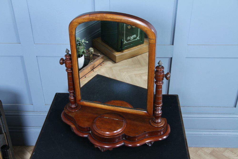 Antique Late Victorian Turned Mahogany Dressing Table Toilet Swing Mirror C1880 View II