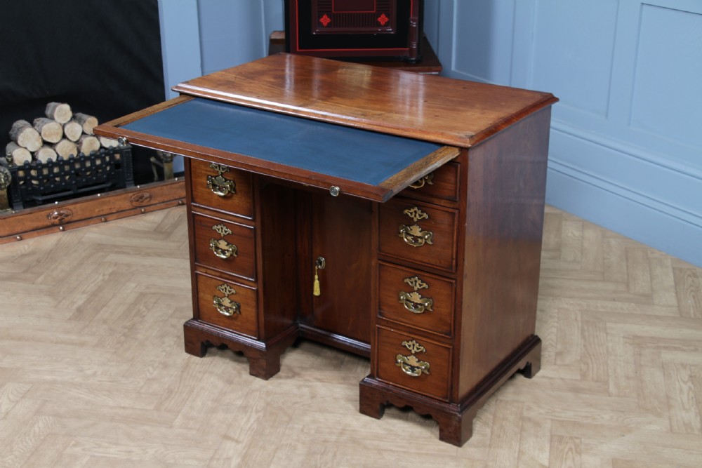 Antique George III 18th Century 8 Drawer Mahogany Kneehole Writing Desk Georgian C1790 View III