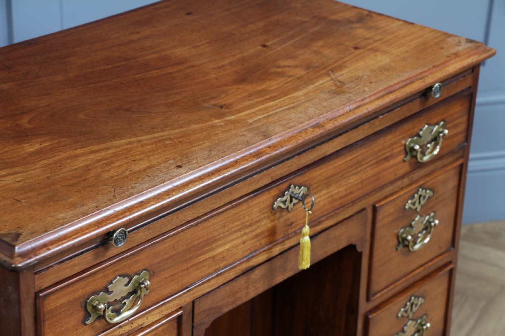 Antique George III 18th Century 8 Drawer Mahogany Kneehole Writing Desk Georgian C1790 View VIII
