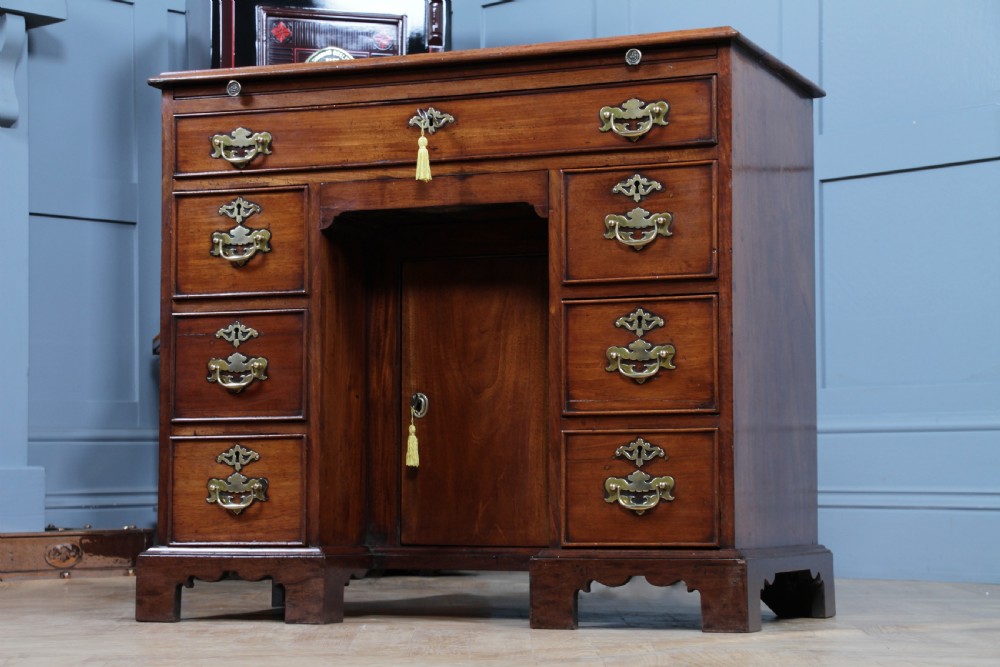Antique George III 18th Century 8 Drawer Mahogany Kneehole Writing Desk Georgian C1790 View XVI