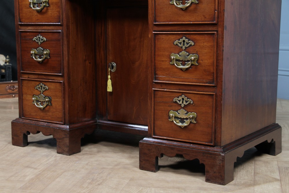 Antique George III 18th Century 8 Drawer Mahogany Kneehole Writing Desk Georgian C1790 View XVII
