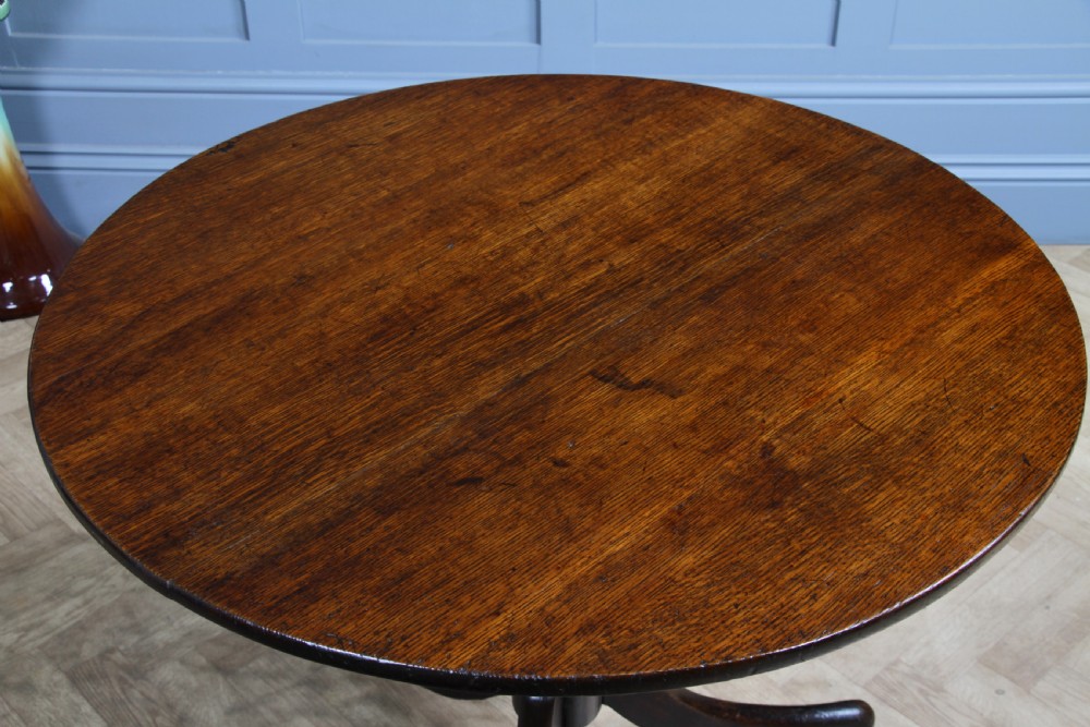 Original Antique Solid Oak Georgian Flip / Tilt Top Tripod Breakfast Table C1830 View III