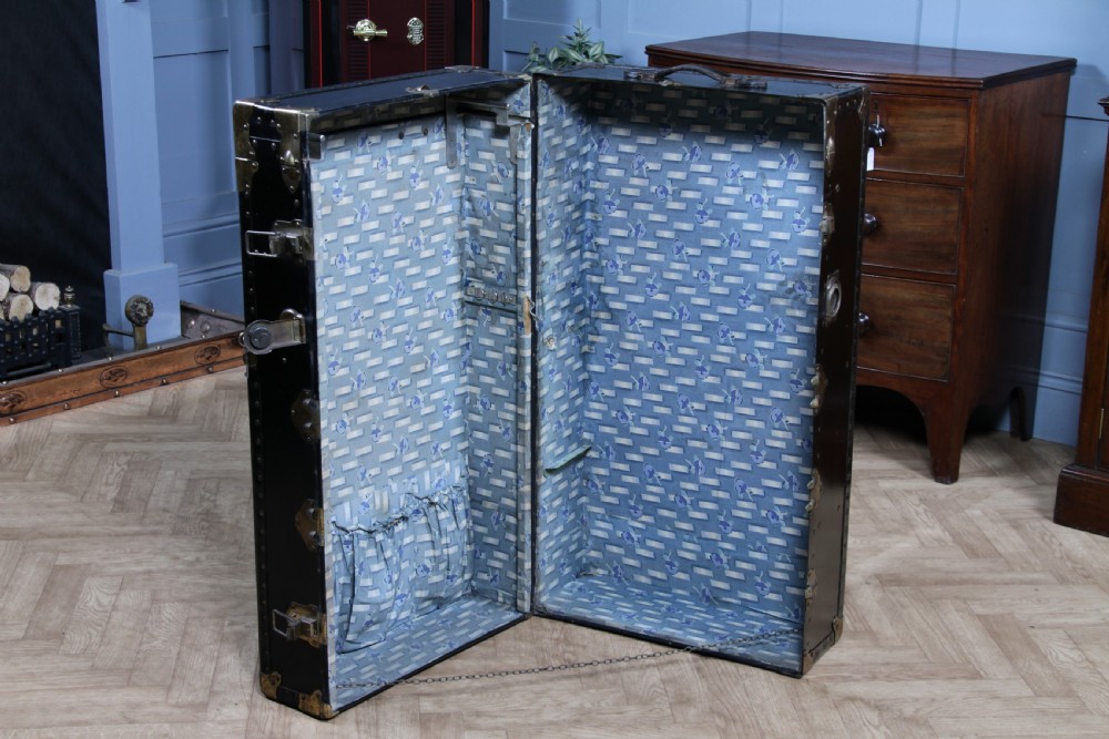 Antique Steamer Trunk Travelling Wardrobe Black Locking with key C1920 View XII