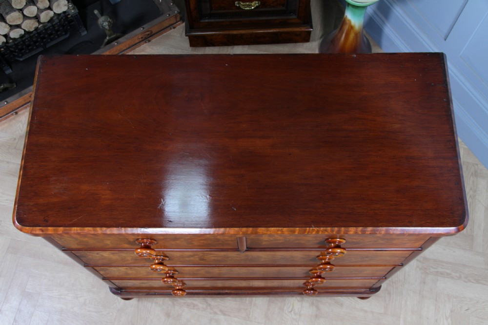 Outstanding Original Antique Victorian Flame Grain Mahogany Chest of 5 Drawers on Turned Legs View XI