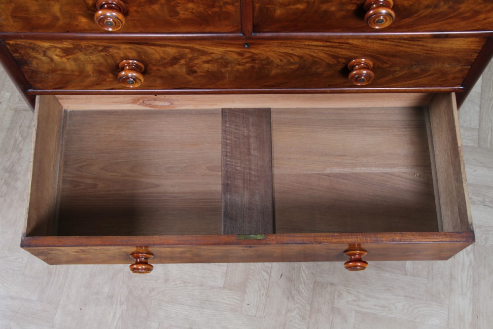 Outstanding Original Antique Victorian Flame Grain Mahogany Chest of 5 Drawers on Turned Legs View XX