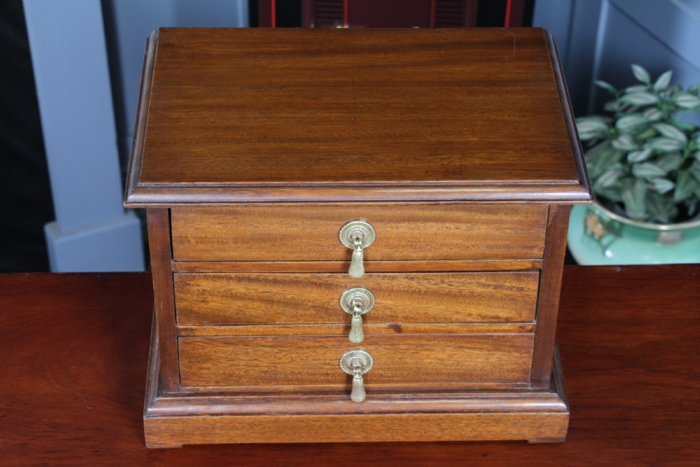 Vintage Solid Mahogany Chest of 3 Drawers Jewellery Box Baise Lined Tassel Pulls View V