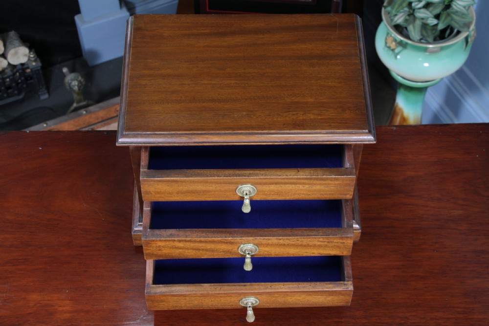 Vintage Solid Mahogany Chest of 3 Drawers Jewellery Box Baise Lined Tassel Pulls View VIII