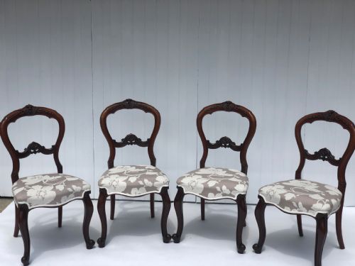 Quality Set of 4 Victorian Walnut Cabriole Legged Dining Chairs