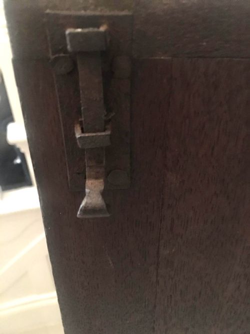 GEORGE III MAHOGANY HANGING BOW FRONT CORNER CABINET - ADDITIONAL PHOTO 4
