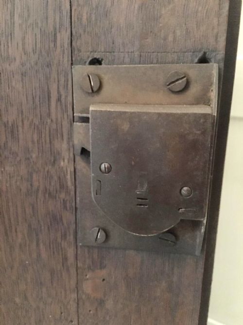 GEORGE III MAHOGANY HANGING BOW FRONT CORNER CABINET - ADDITIONAL PHOTO 6