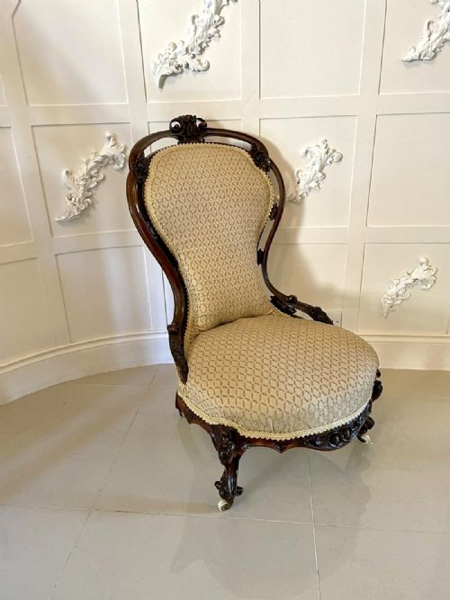 OUTSTANDING VICTORIAN CARVED WALNUT LADIES CHAIR - ADDITIONAL PHOTO 1