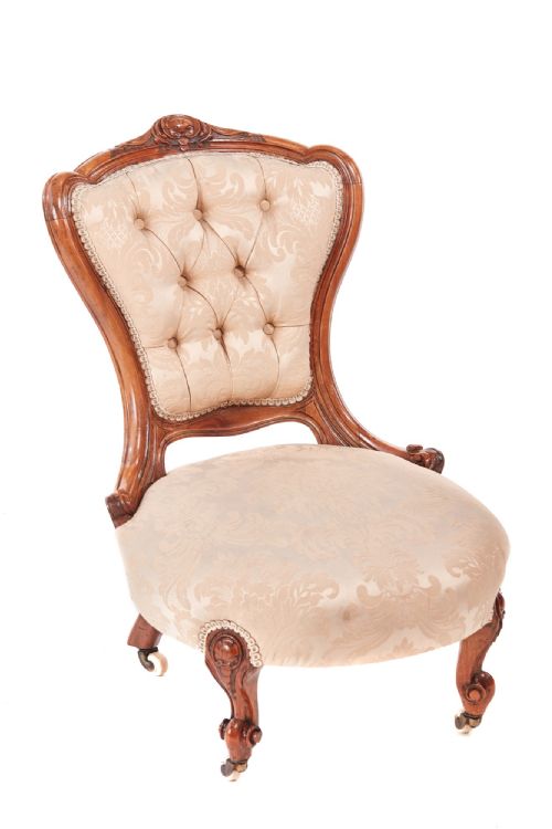 Quality Victorian Carved Walnut Ladies Chair
