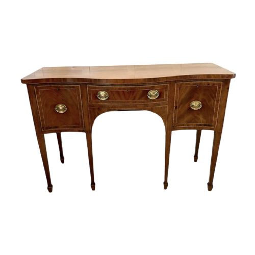 Quality Antique 19th Century Mahogany Serpentine Fronted Sideboard 
