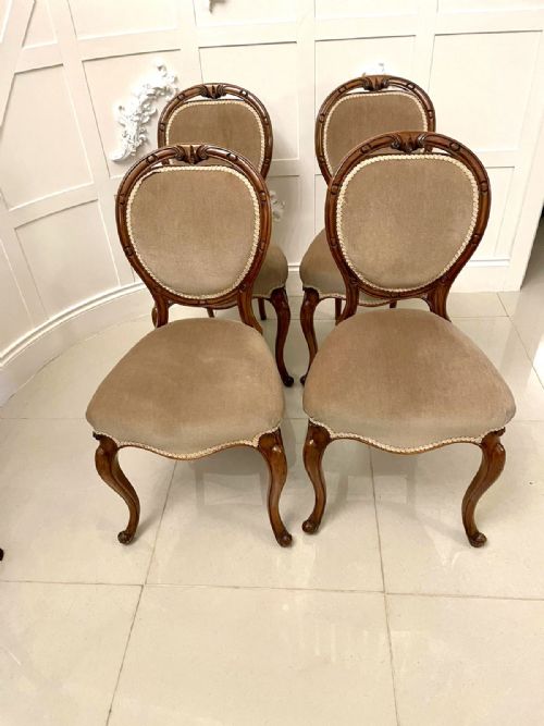 Set of Four Fine Quality Antique Victorian Walnut Balloon Back Dining Chairs 
