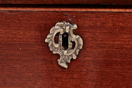 ANTIQUE GEORGE III MAHOGANY BLIND DOOR BOOKCASE ON CHEST - ADDITIONAL PHOTO 2