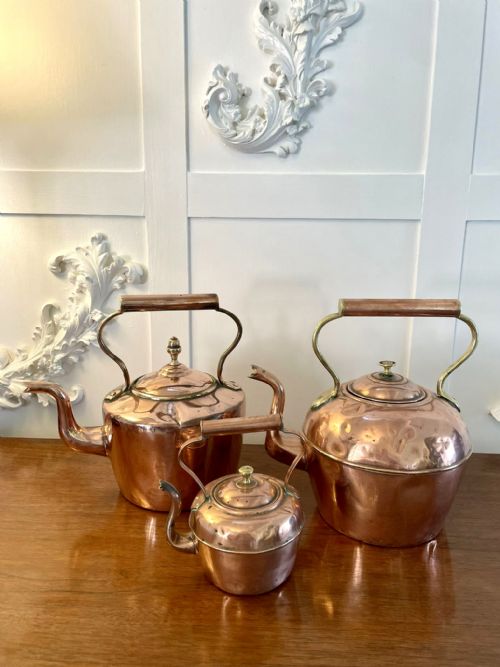 ANTIQUE COLLECTION OF THREE COPPER KETTLES - ADDITIONAL PHOTO 3
