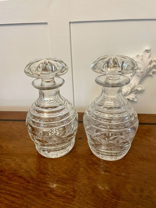 PAIR OF ANTIQUE GEORGE III QUALITY CUT GLASS SHAPED DECANTERS - ADDITIONAL PHOTO 7
