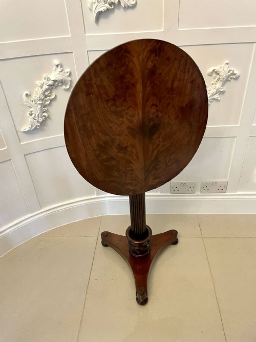 Fine Quality Antique Victorian Figured Mahogany Lamp Table 
