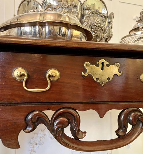 RARE 18TH CENTURY AMERICAN ANTIQUE CHIPPENDALE SERVINGCONSOLE TABLE - ADDITIONAL PHOTO 4