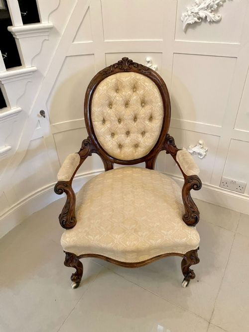 Superb Quality Antique Victorian Carved Walnut Gentleman's Chair