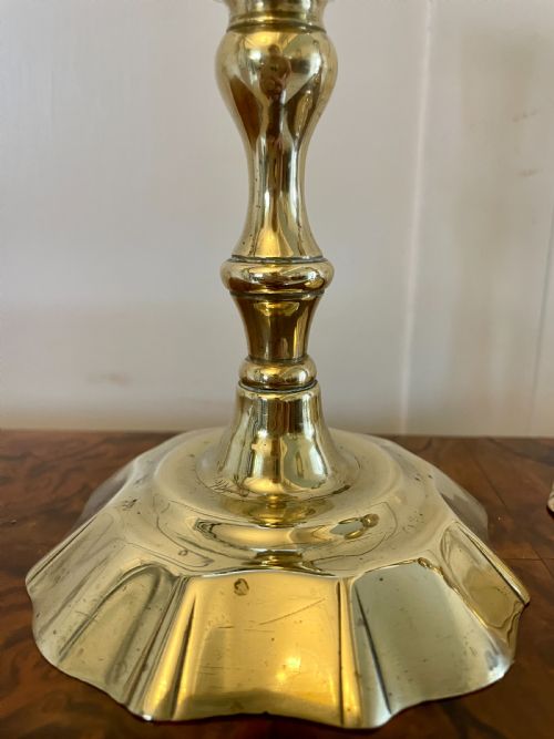 PAIR OF QUALITY ANTIQUE GEORGE III BRASS CANDLESTICKS - ADDITIONAL PHOTO 5