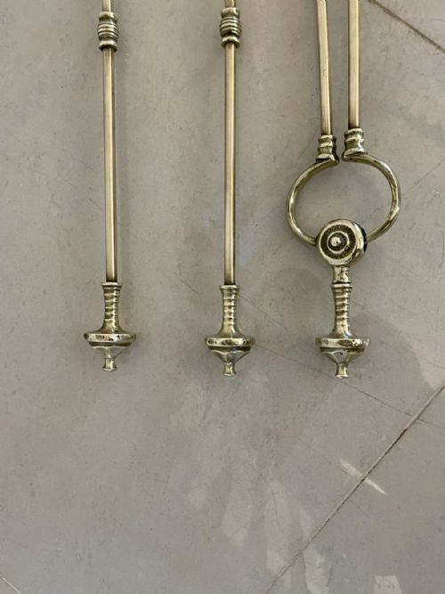 ANTIQUE GEORGE III QUALITY SET OF 3 BRASS FIRE IRONS - ADDITIONAL PHOTO 2