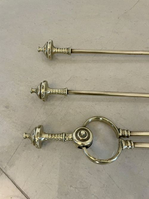 ANTIQUE GEORGE III QUALITY SET OF 3 BRASS FIRE IRONS - ADDITIONAL PHOTO 4