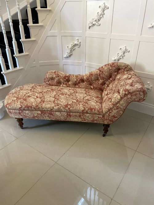 Antique Victorian Quality Walnut Turned Leg Chaise Lounge