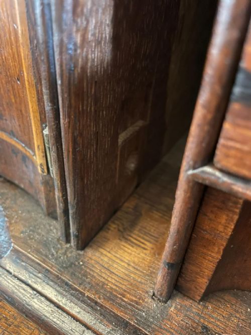 17TH CENTURY ANTIQUE QUALITY OAK BUREAU WITH OUTSTANDING INTERIOR - ADDITIONAL PHOTO 16
