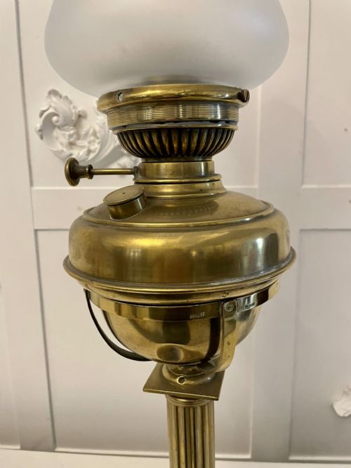 ANTIQUE VICTORIAN REEDED COLUMN BRASS OIL LAMP - ADDITIONAL PHOTO 3