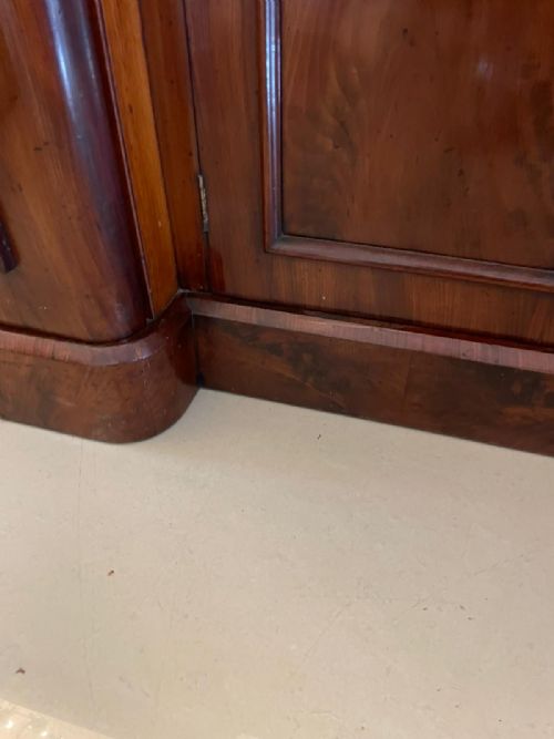 OUTSTANDING QUALITY ANTIQUE VICTORIAN FIGURED MAHOGANY MIRROR BACK SIDEBOARD - ADDITIONAL PHOTO 19