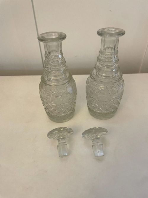 SMALL PAIR OF ANTIQUE GEORGE III QUALITY CUT GLASS DECANTERS - ADDITIONAL PHOTO 4