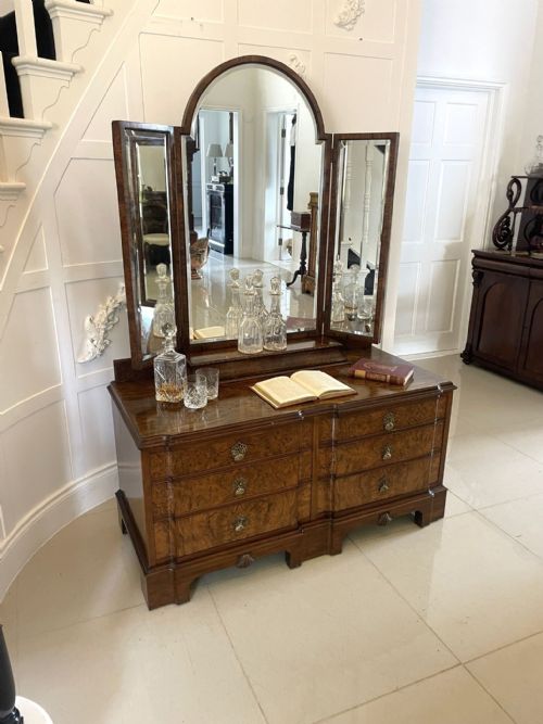 OUTSTANDING QUALITY ANTIQUE BURR WALNUT DRESSING TABLE - ADDITIONAL PHOTO 3