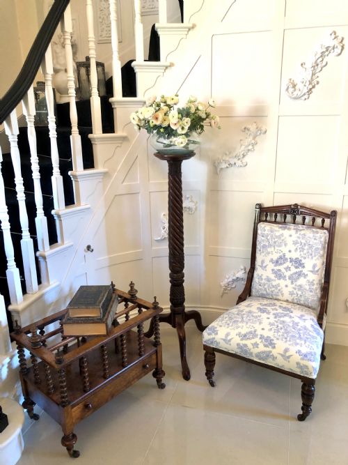 ANTIQUE CARVED WALNUT LADIES CHAIR - ADDITIONAL PHOTO 1