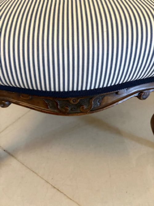 SUPERB QUALITY CARVED WALNUT ANTIQUE VICTORIAN LADIES CHAIR - ADDITIONAL PHOTO 1