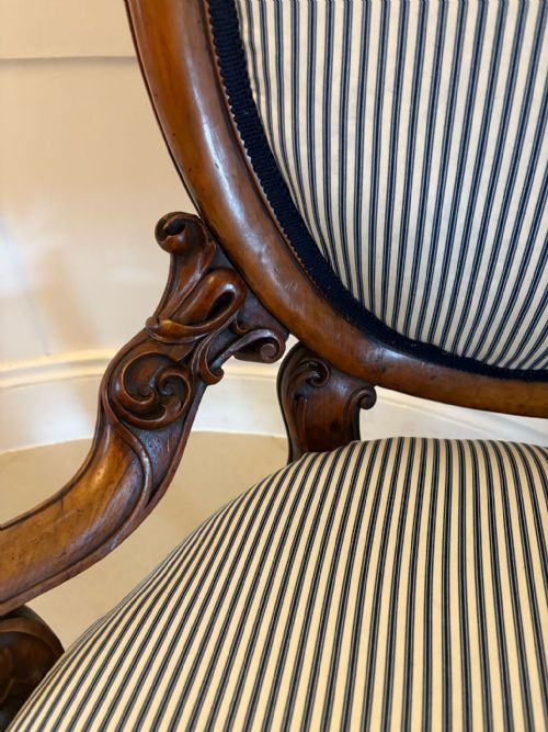SUPERB QUALITY CARVED WALNUT ANTIQUE VICTORIAN LADIES CHAIR - ADDITIONAL PHOTO 4