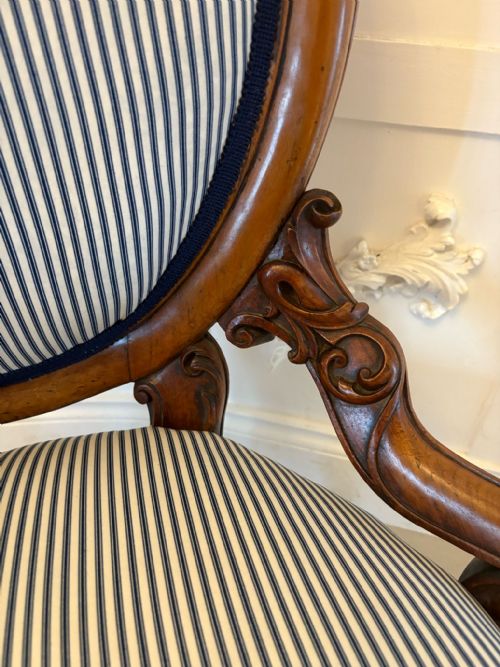 SUPERB QUALITY CARVED WALNUT ANTIQUE VICTORIAN LADIES CHAIR - ADDITIONAL PHOTO 7