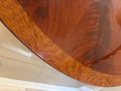 OUTSTANDING QUALITY ANTIQUE FIGURED MAHOGANY 10 SEATER ROUND DINING TABLE 183 CM DIAMETER - ADDITIONAL PHOTO 10