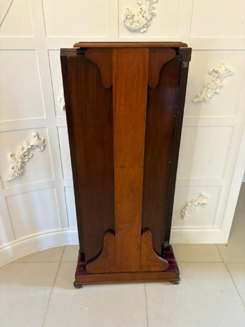 fig 1. Large Antique Victorian Quality Figured Mahogany 12 Seater Extending Dining Table 