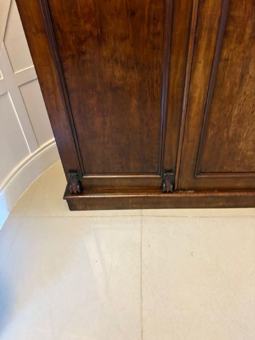 ANTIQUE VICTORIAN QUALITY FIGURED MAHOGANY THREE DOOR WARDROBE - ADDITIONAL PHOTO 1