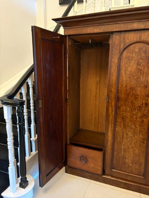 ANTIQUE VICTORIAN QUALITY FIGURED MAHOGANY THREE DOOR WARDROBE - ADDITIONAL PHOTO 7