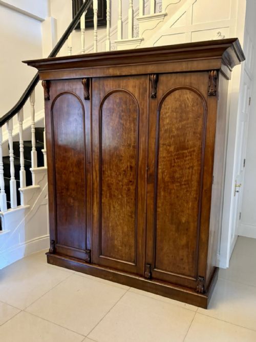 ANTIQUE VICTORIAN QUALITY FIGURED MAHOGANY THREE DOOR WARDROBE - ADDITIONAL PHOTO 13