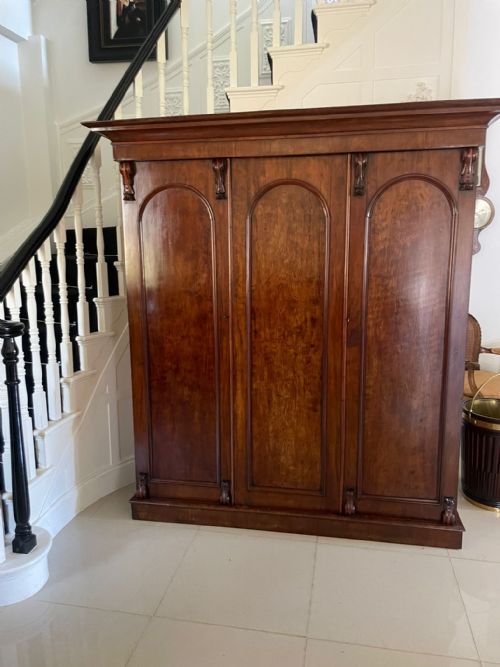ANTIQUE VICTORIAN QUALITY FIGURED MAHOGANY THREE DOOR WARDROBE - ADDITIONAL PHOTO 14