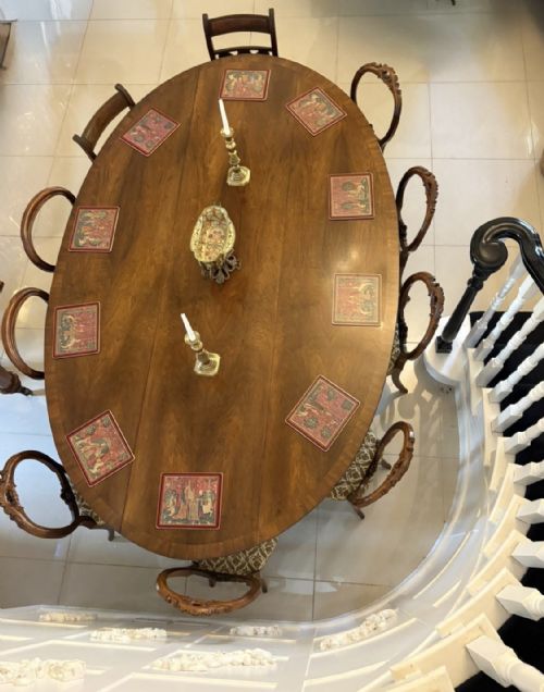 LARGE ANTIQUE QUALITY FIGURED WALNUT 10 SEATER WAKE DINING TABLE - ADDITIONAL PHOTO 2